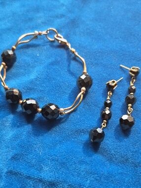 Black Faceted Bead Bracelet and Drop Earrings Set